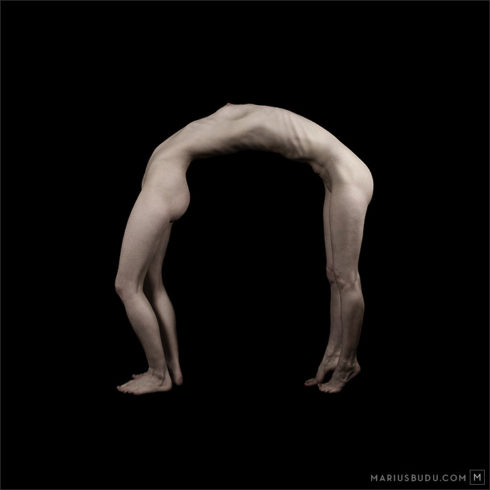 Twisted flesh: Digital manipulation and art photography merged bodies